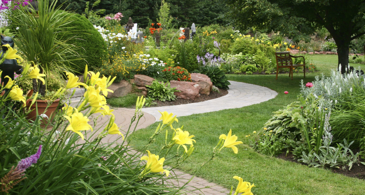 Beautiful Dallas landscaping by London Lawns